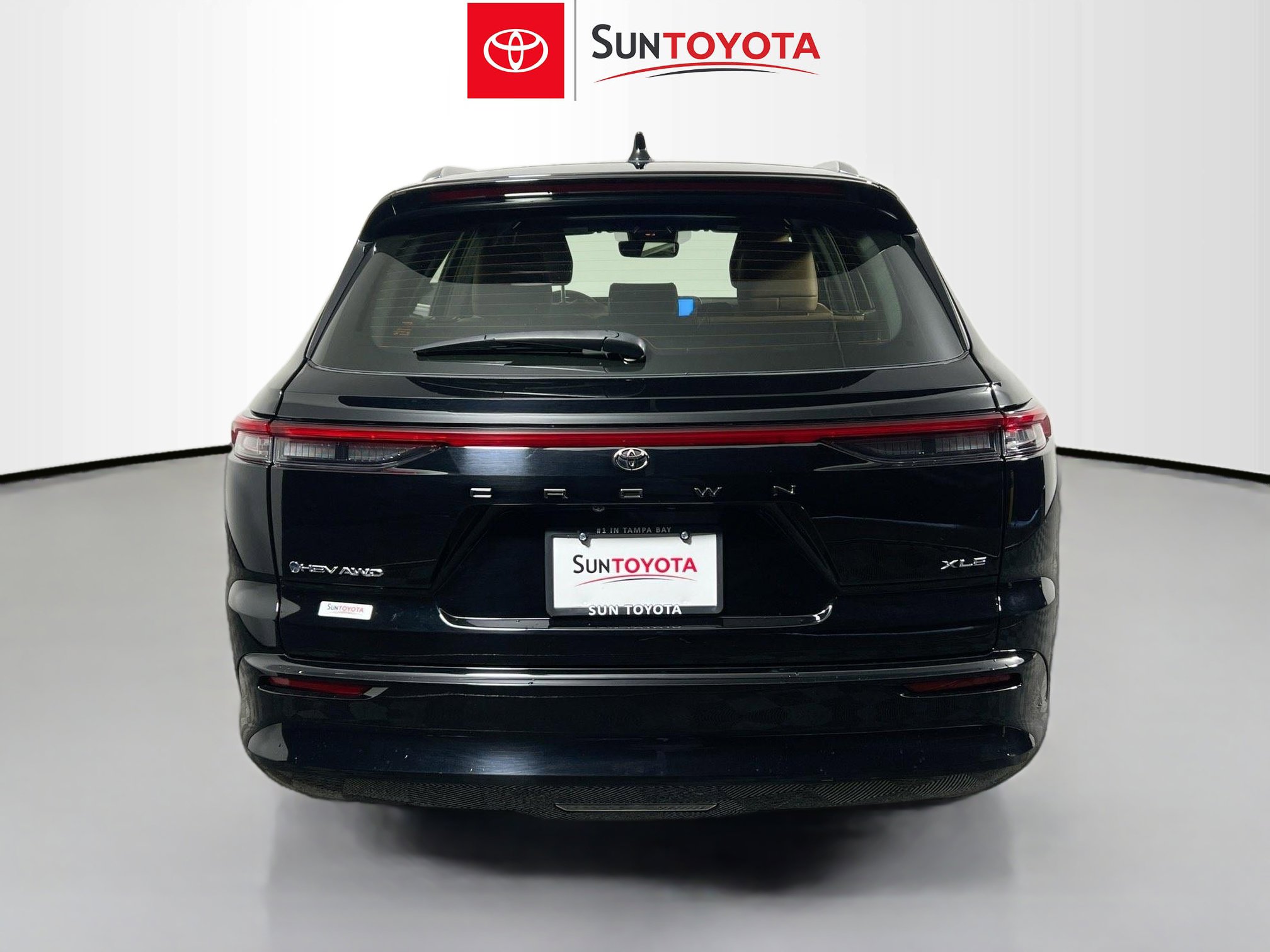 Used 2025 Toyota Crown Signia AWD/4WD image 5