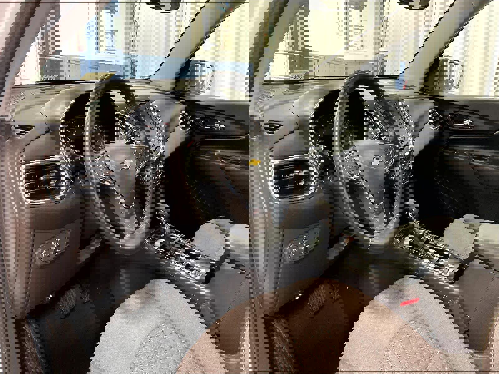 Used 2024 Chevrolet Equinox LT image 8