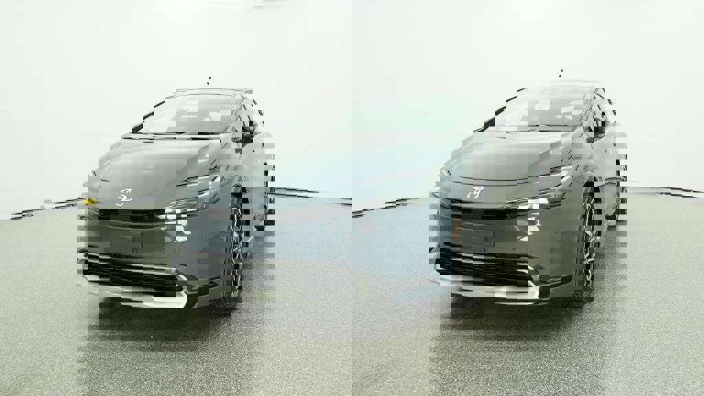 New 2026 Toyota Prius Plug-In Hybrid image 32