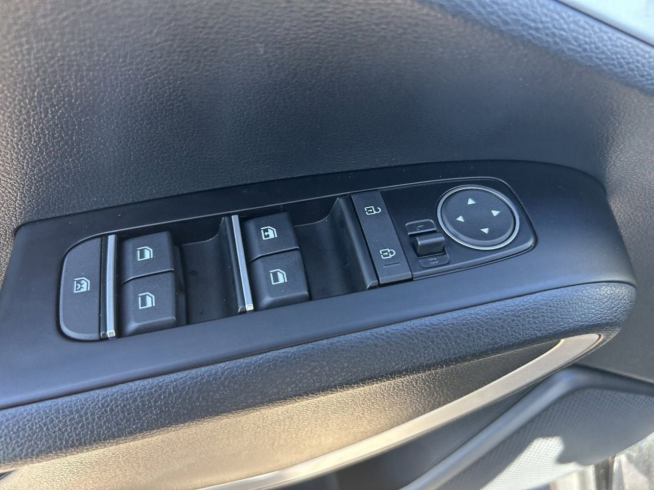 Used 2025 Kia Soul S FWD image 29