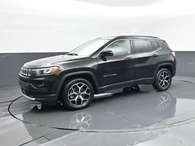 Used 2025 Jeep Compass Limited AWD/4WD image 1