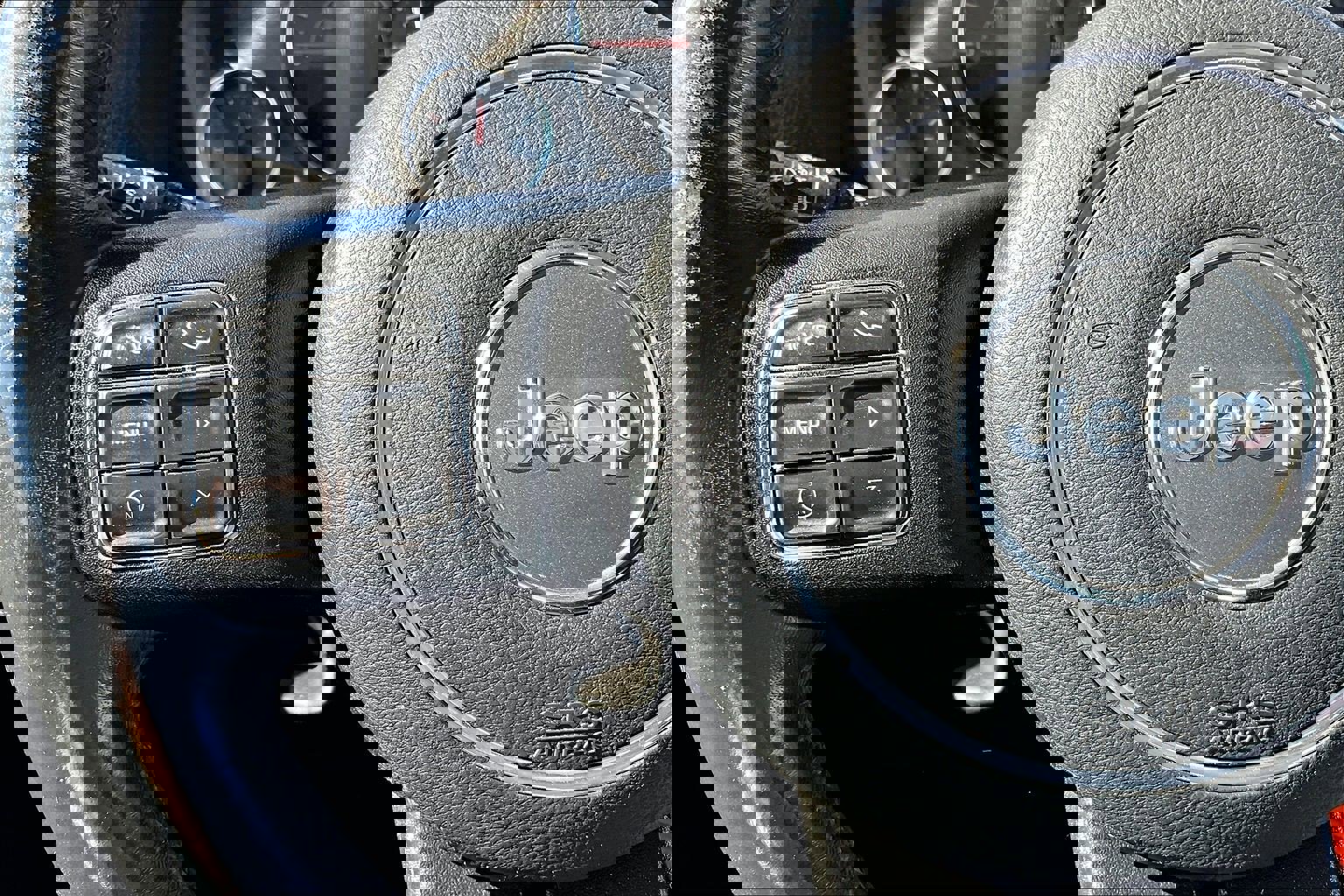 Used 2018 Jeep Wrangler Sahara w/ Connectivity Group image 16