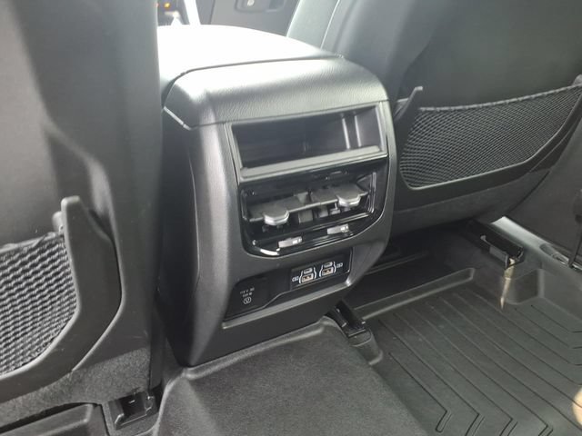 Used 2025 Jeep Grand Cherokee Altitude AWD/4WD image 8