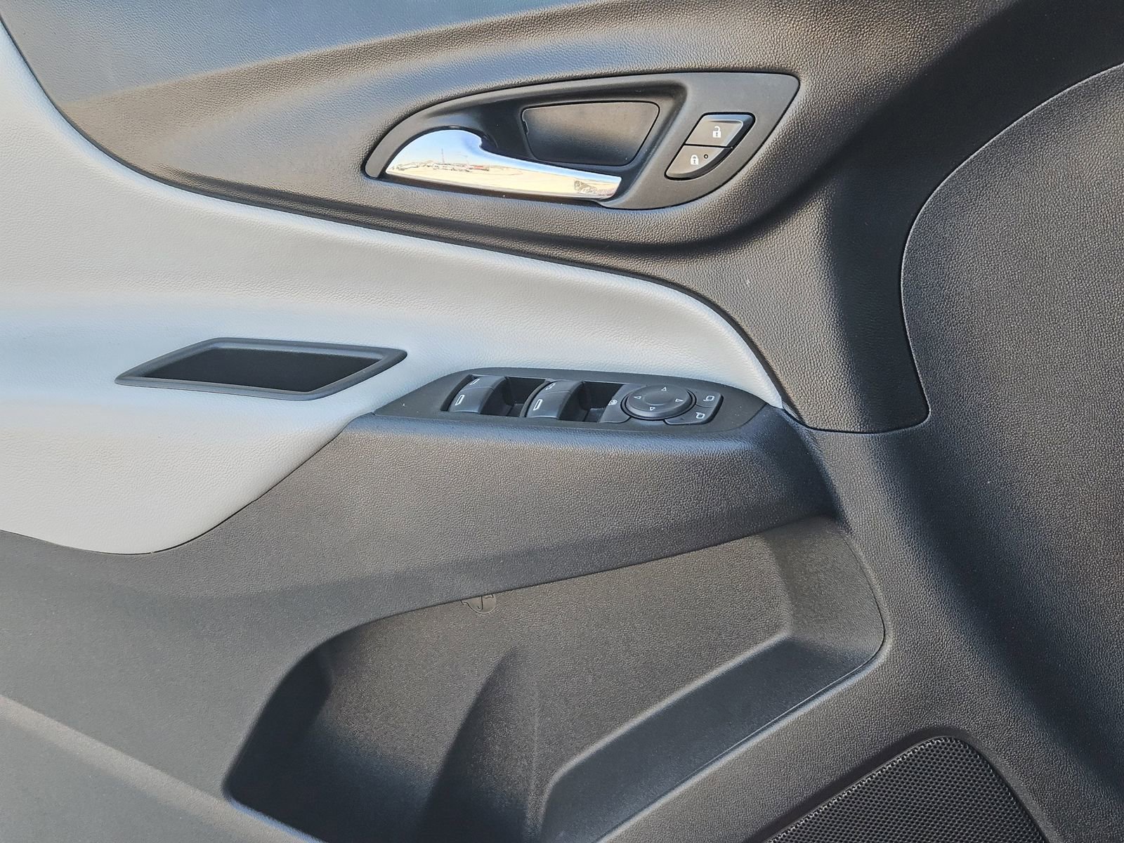 Certified 2023 Chevrolet Equinox LS w/ LPO, Floor Liner Package image 28