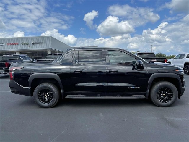 New 2025 Chevrolet Silverado EV LT image 2