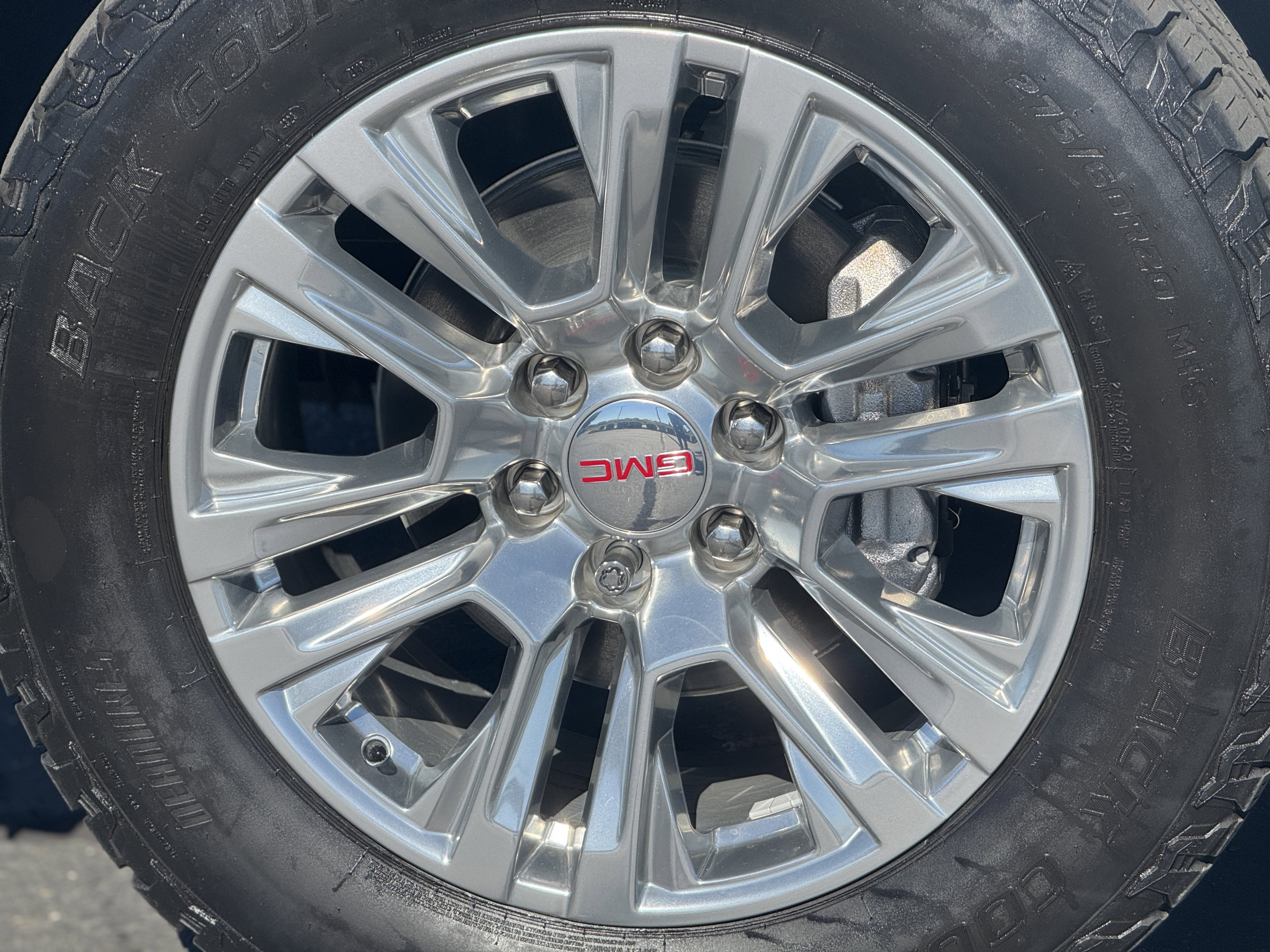 Certified 2021 GMC Yukon Denali image 8