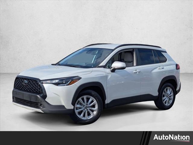 Used 2022 Toyota Corolla Cross LE image 1