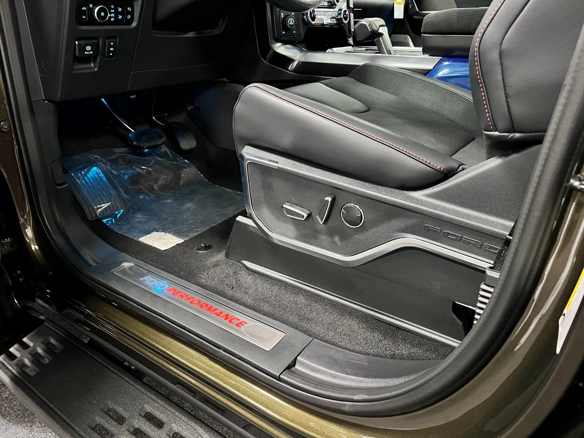 Used 2025 Ford F150 Raptor w/ Equipment Group 803A Raptor R image 21