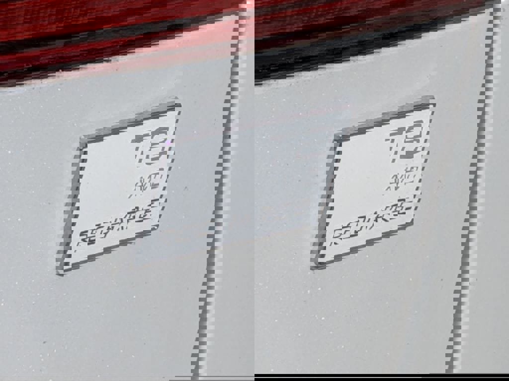 New 2024 Volvo XC60 T8 Plus w/ Protection Package Premier image 20