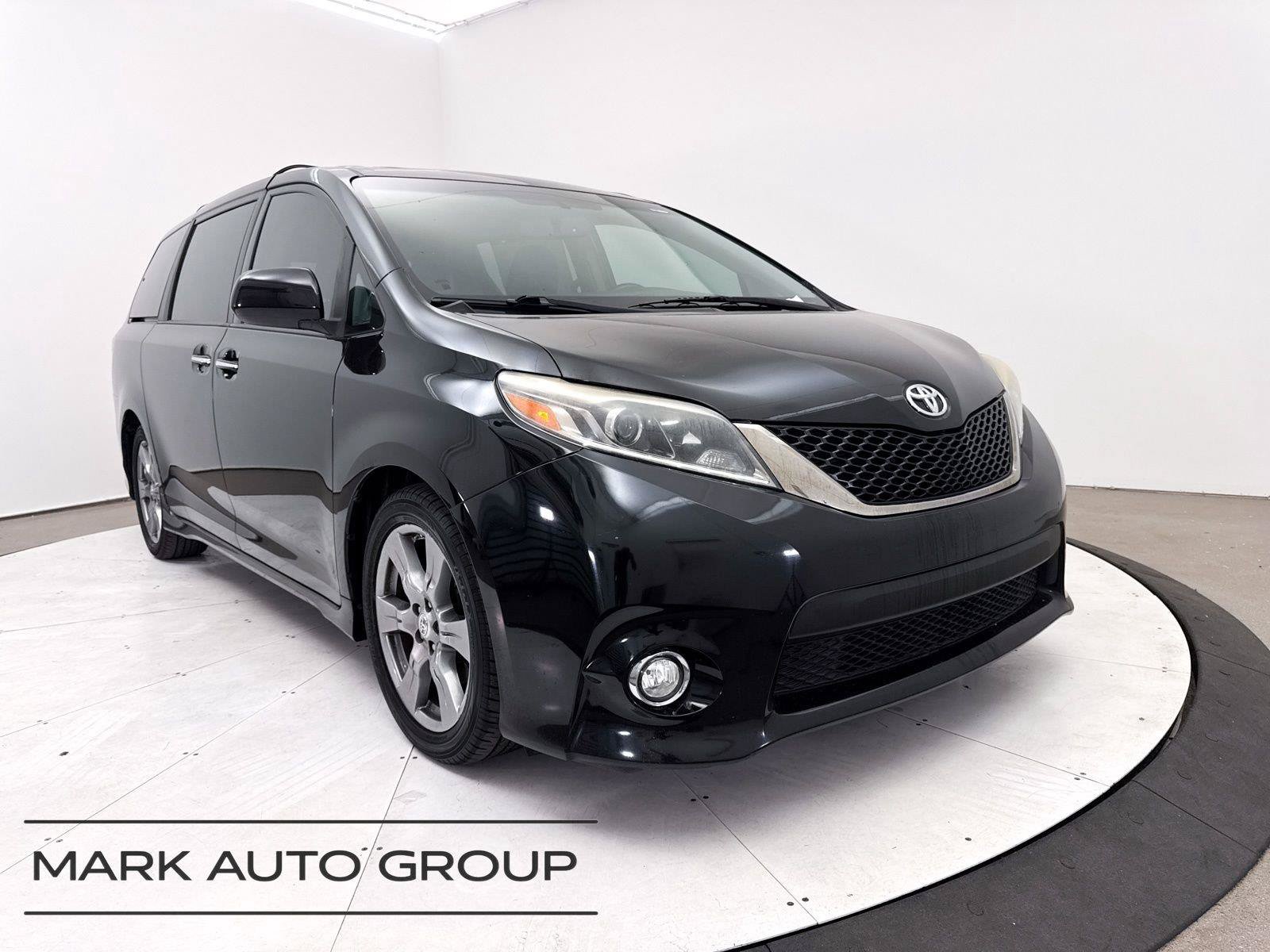 Used 2017 Toyota Sienna SE Premium