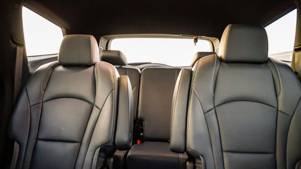 Used 2024 Buick Enclave Premium AWD/4WD image 27