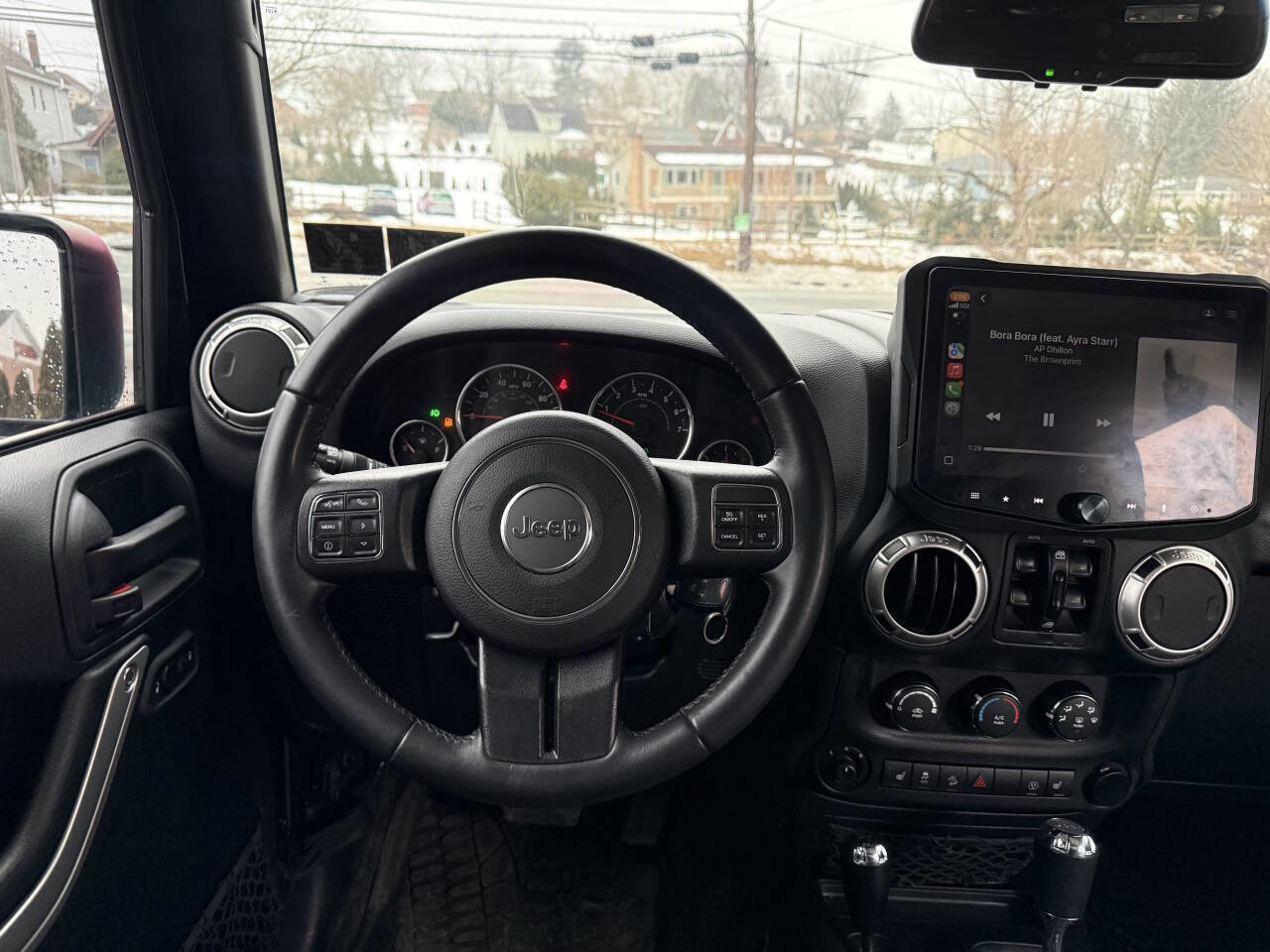 Used 2017 Jeep Wrangler Unlimited Sahara w/ Connectivity Group image 25