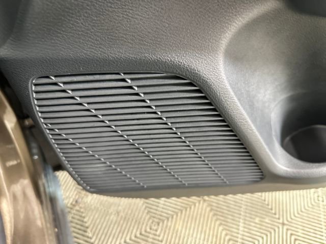 Certified 2025 Nissan Kicks SR image 29