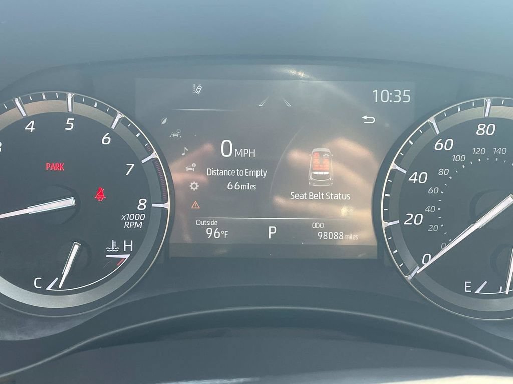 Used 2021 Toyota Highlander XLE FWD image 28
