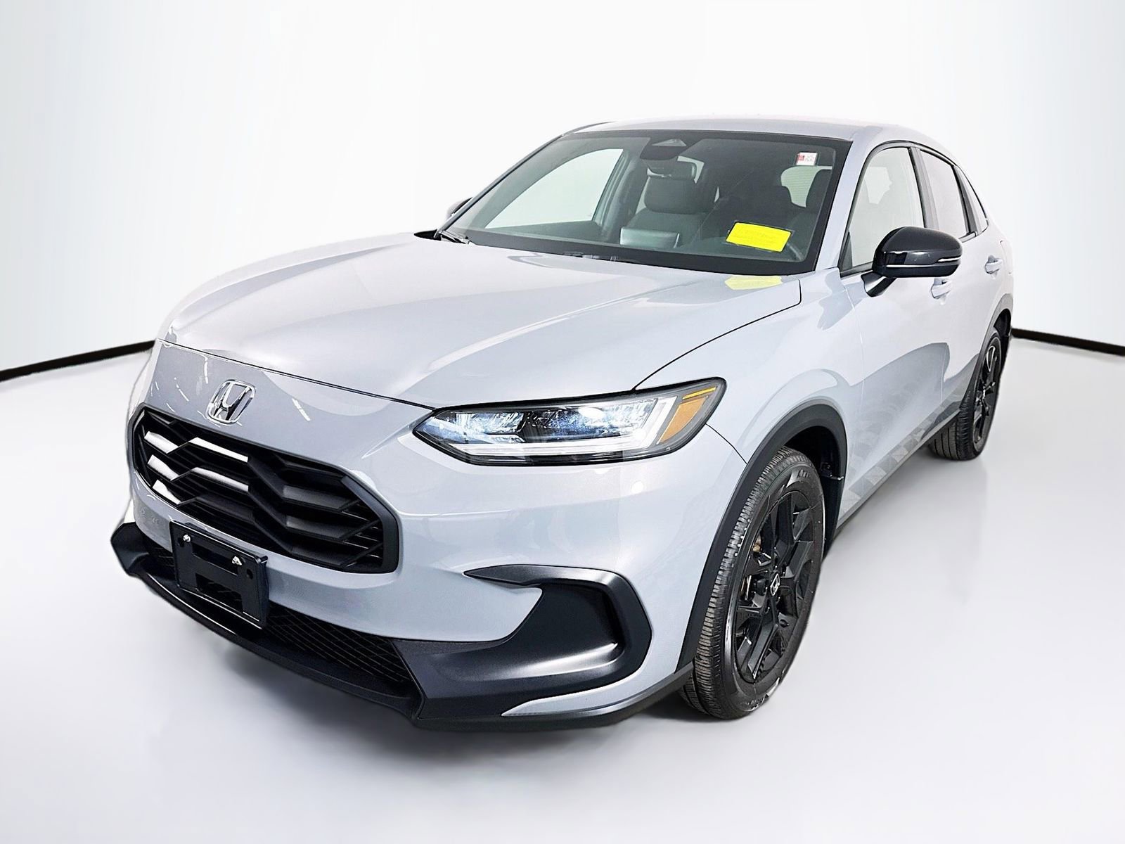 Used 2025 Honda HR-V Sport image 3