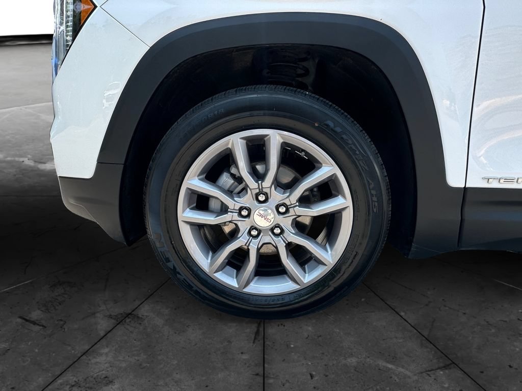Used 2024 GMC Terrain SLT AWD/4WD image 14