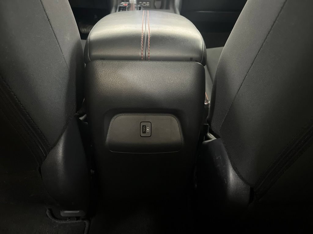 Used 2025 Nissan Sentra SR FWD image 30
