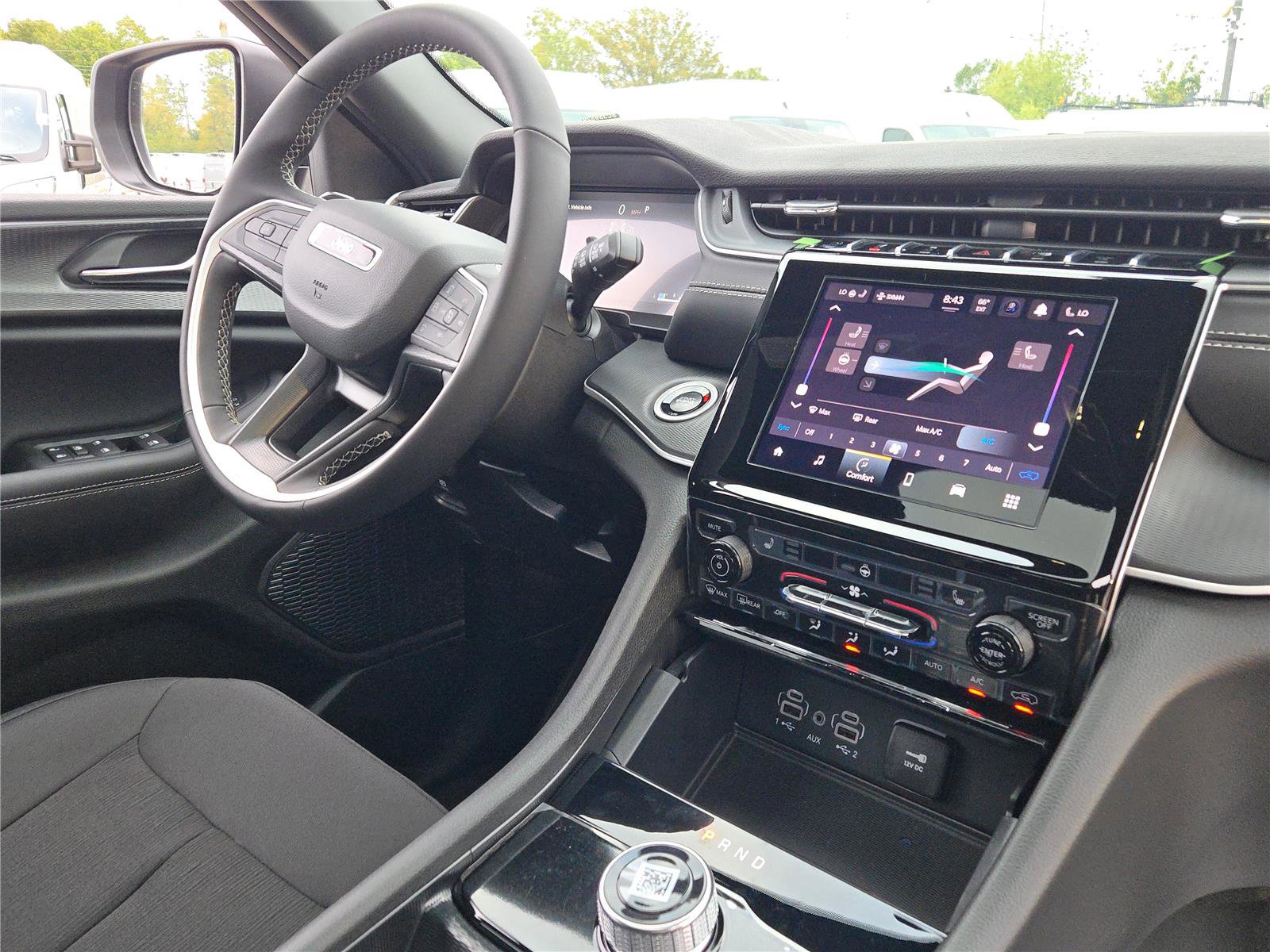 New 2025 Jeep Grand Cherokee Laredo w/ Luxury Tech Group I image 8