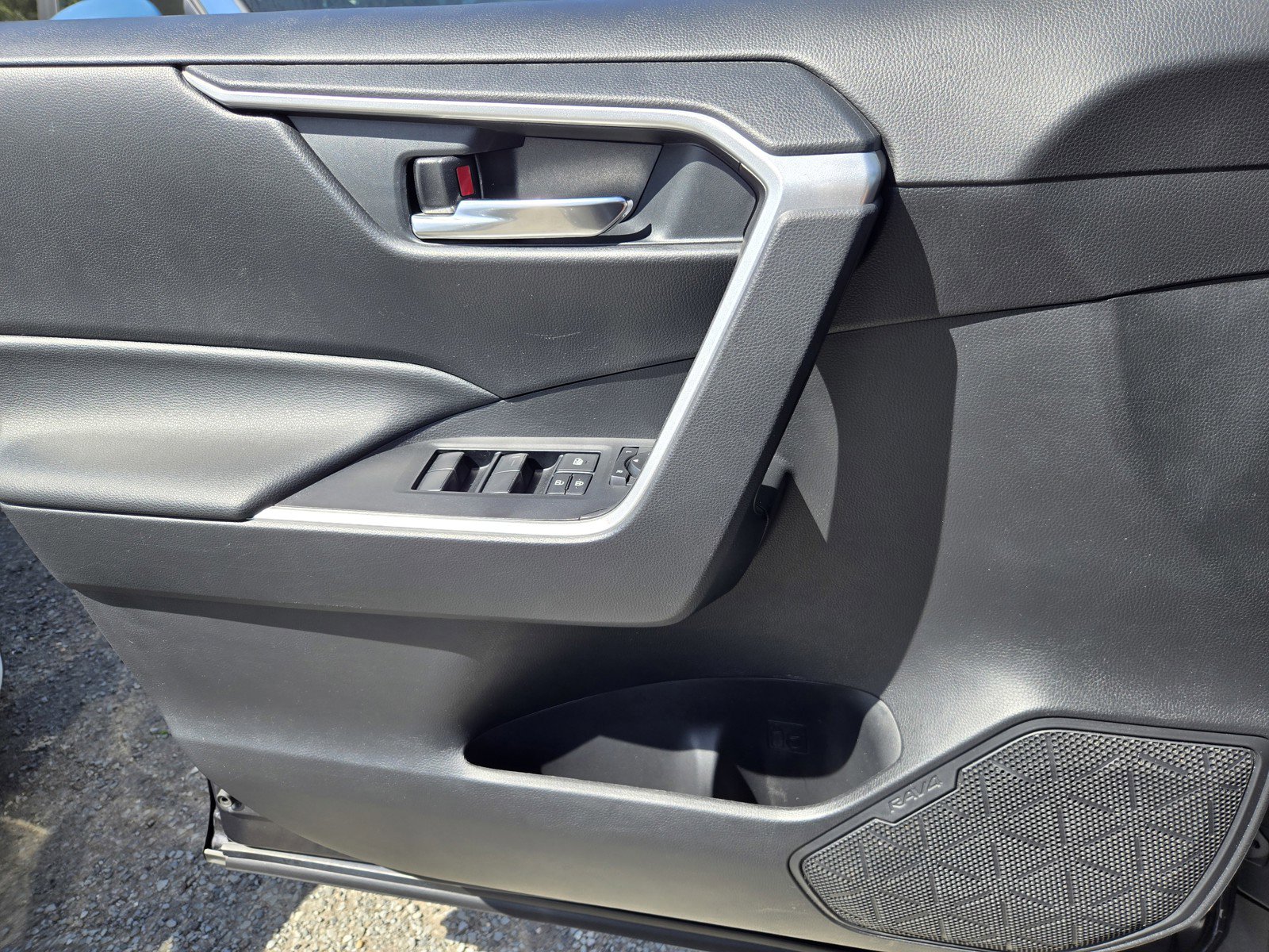 Used 2020 Toyota RAV4 XLE w/ Convenience Package image 26