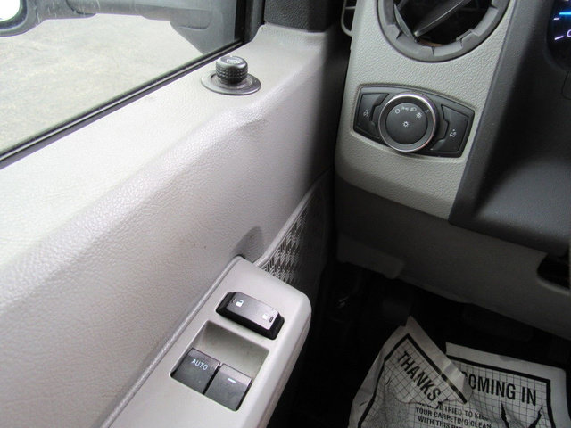 Used 2023 Ford E-450 and Econoline 450 Super Duty w/ Power Windows & Locks Group RWD image 35