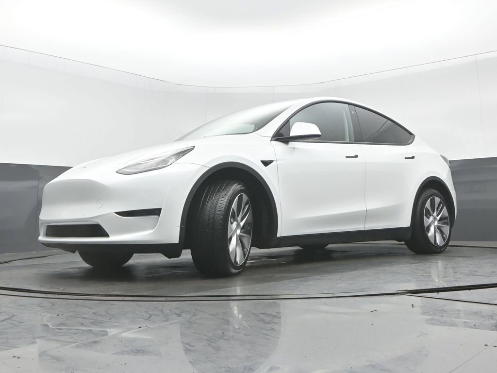 Used 2022 Tesla Model Y Long Range AWD/4WD image 29