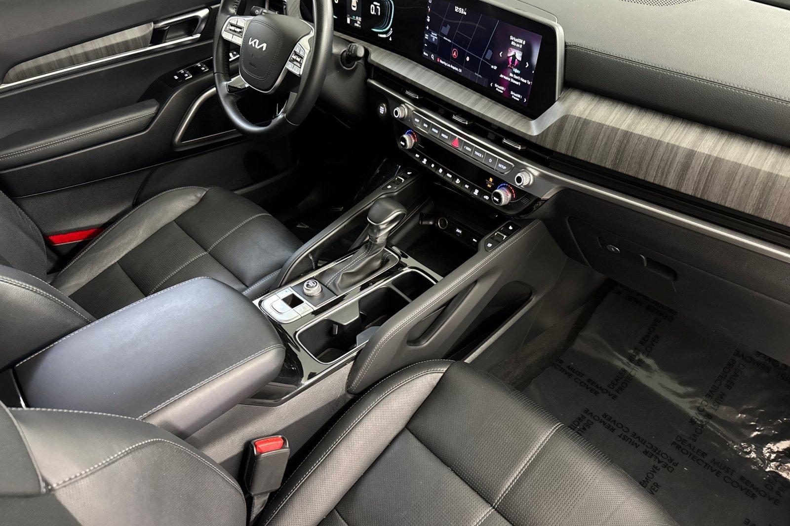 Used 2023 Kia Telluride EX w/ EX Captain's Chair Package FWD image 32