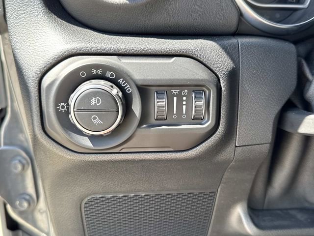 Used 2021 Jeep Gladiator Overland w/ Popular Equipment Package AWD/4WD image 32