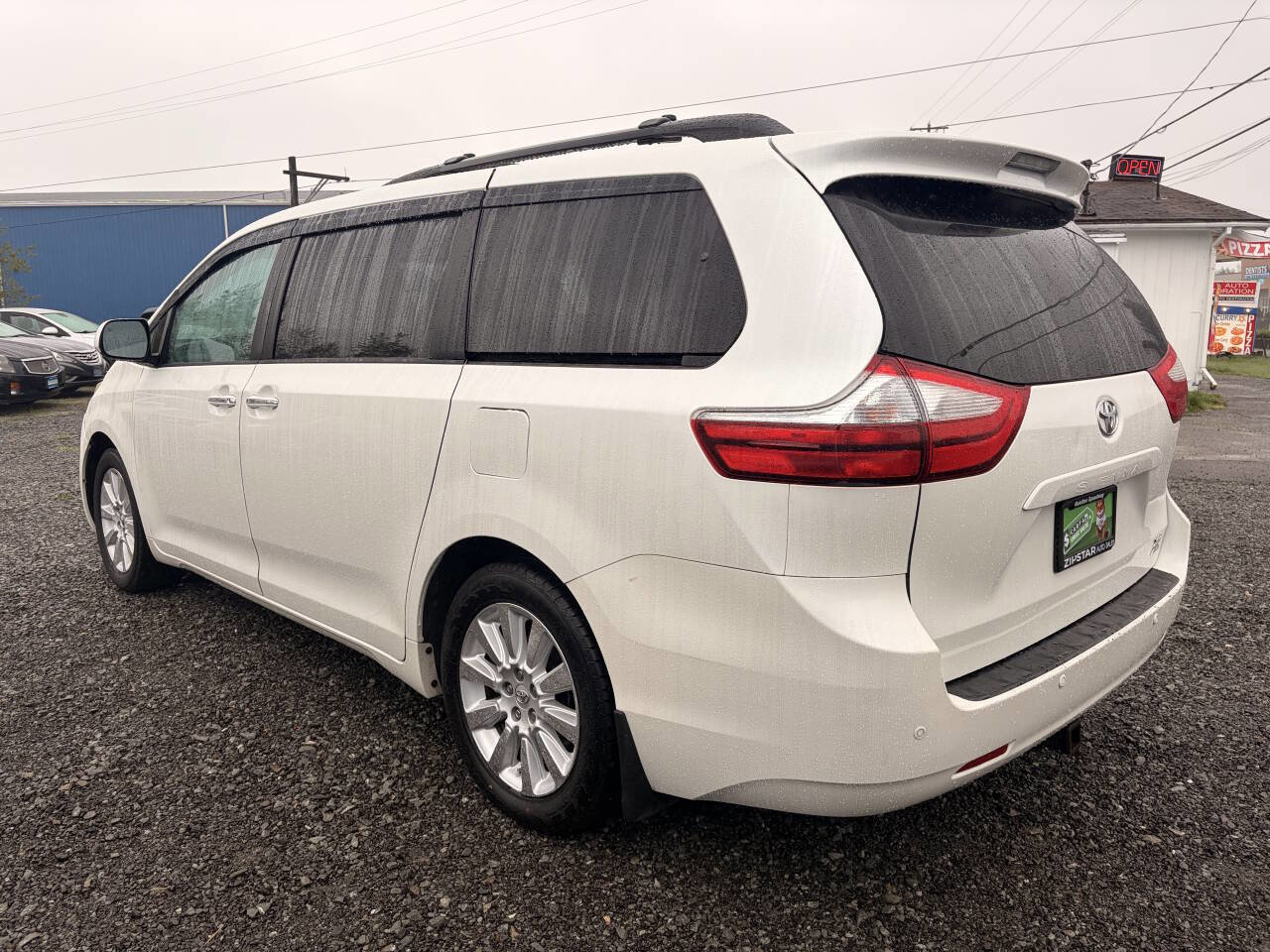 Used 2015 Toyota Sienna XLE w/ XLE Navigation Package AWD/4WD image 5