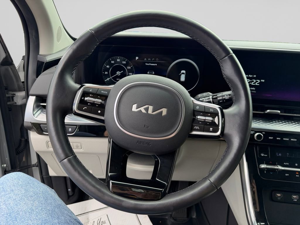 Certified 2024 Kia Carnival SX Prestige image 13
