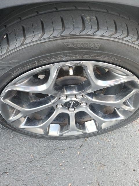 Used 2015 Chrysler 300 S RWD image 5