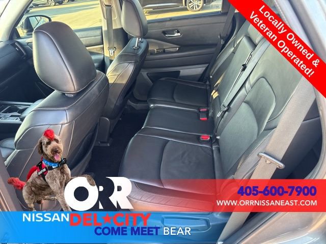 Used 2022 Nissan Pathfinder SL FWD image 12