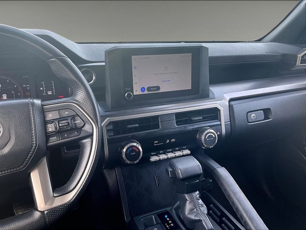 Used 2025 Toyota 4Runner SR5 AWD/4WD image 18