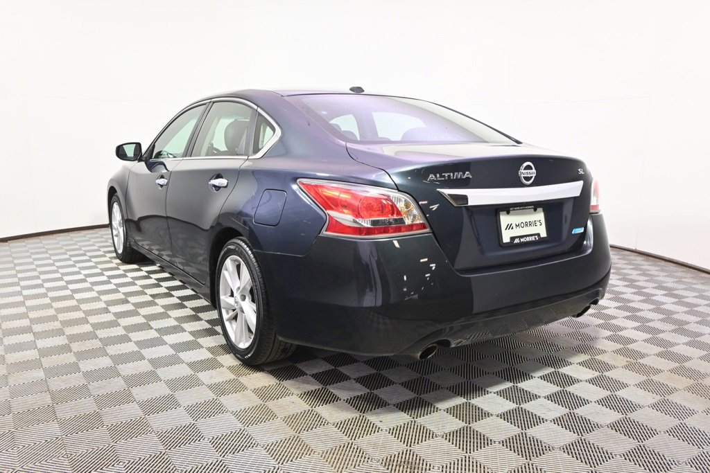 Used 2014 Nissan Altima 2.5 SL w/ Moonroof Package image 4