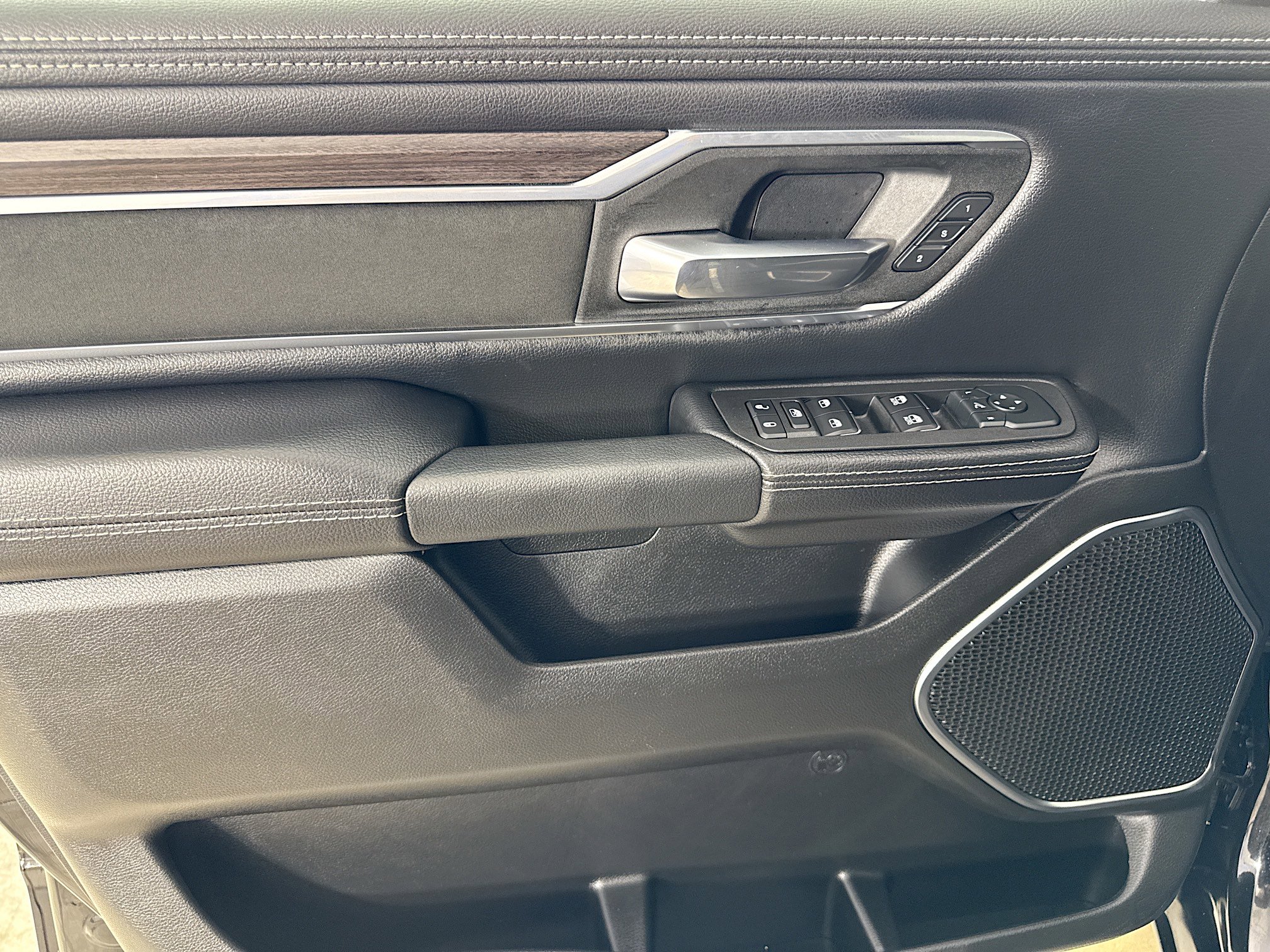 Used 2026 RAM 1500 Laramie w/ Sport Appearance Package image 18