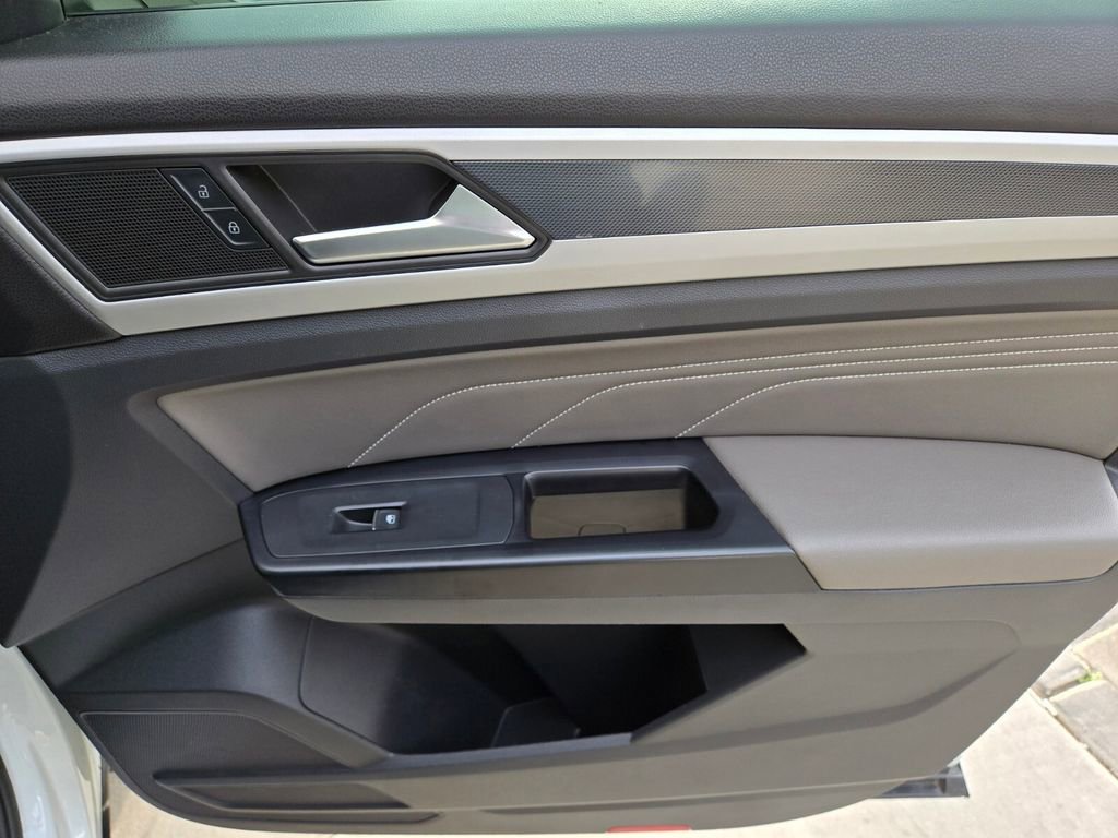 Used 2021 Volkswagen Atlas Cross Sport SEL R-Line image 23