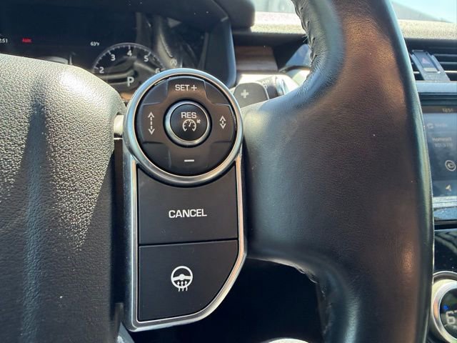 Used 2018 Land Rover Discovery HSE Luxury AWD/4WD image 24
