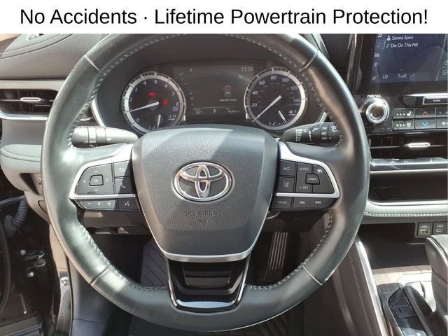 Used 2022 Toyota Highlander Limited AWD/4WD image 16
