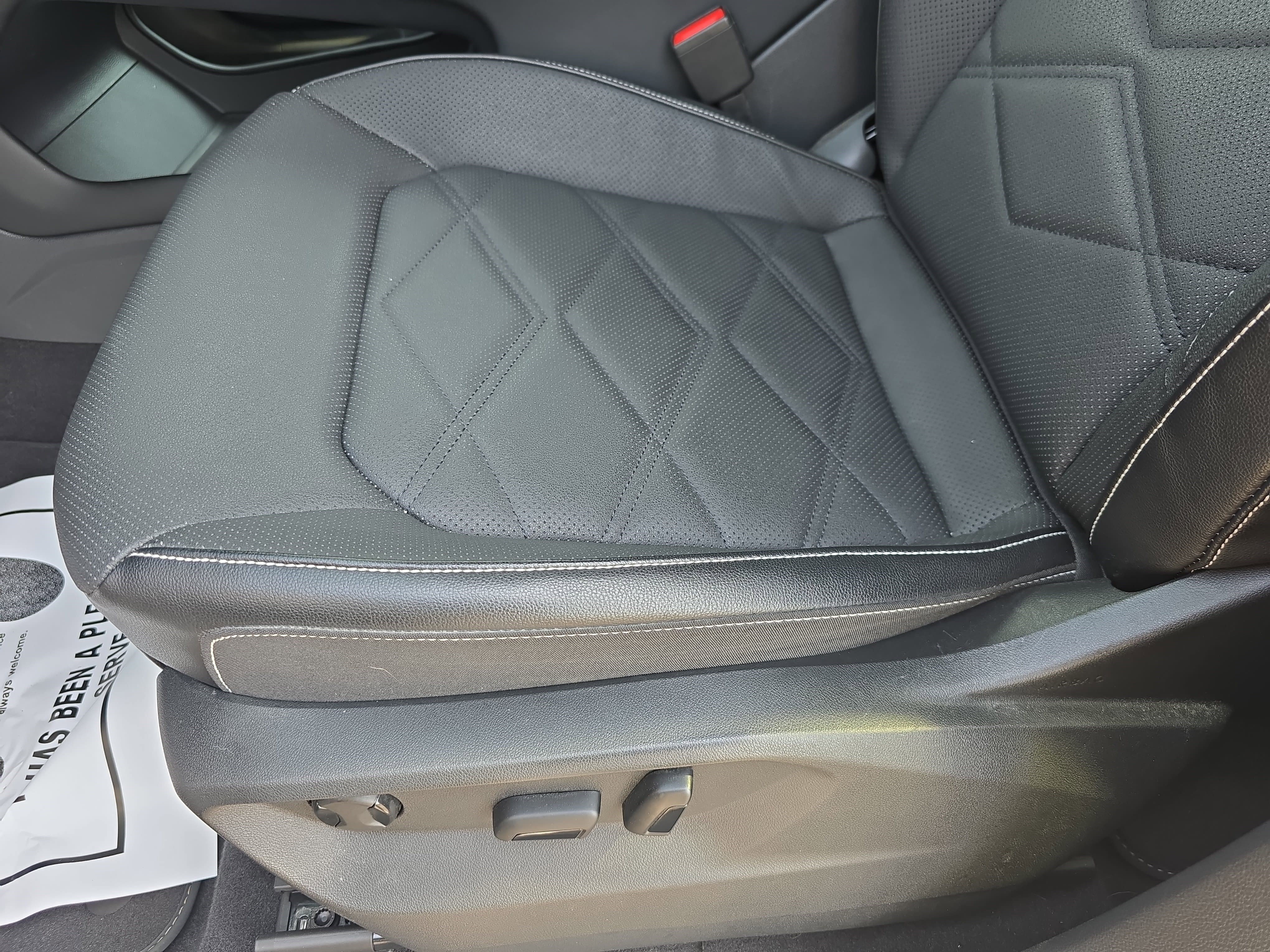 Used 2024 Volkswagen Atlas SE image 31