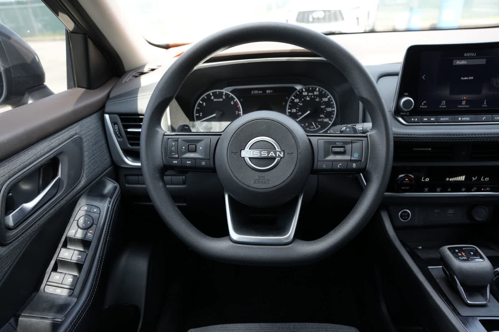 Used 2023 Nissan Rogue SV FWD image 9