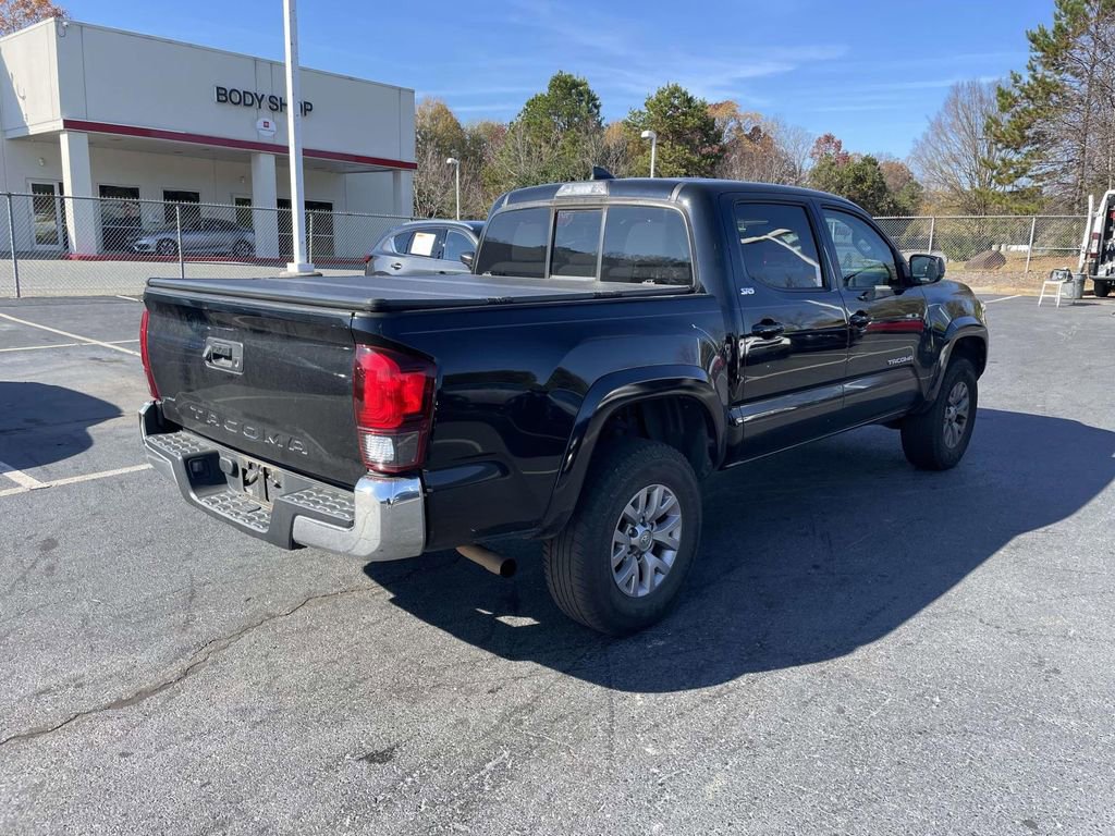 Used 2018 Toyota Tacoma SR5 w/ SR5 Appearance Package (SM) image 10