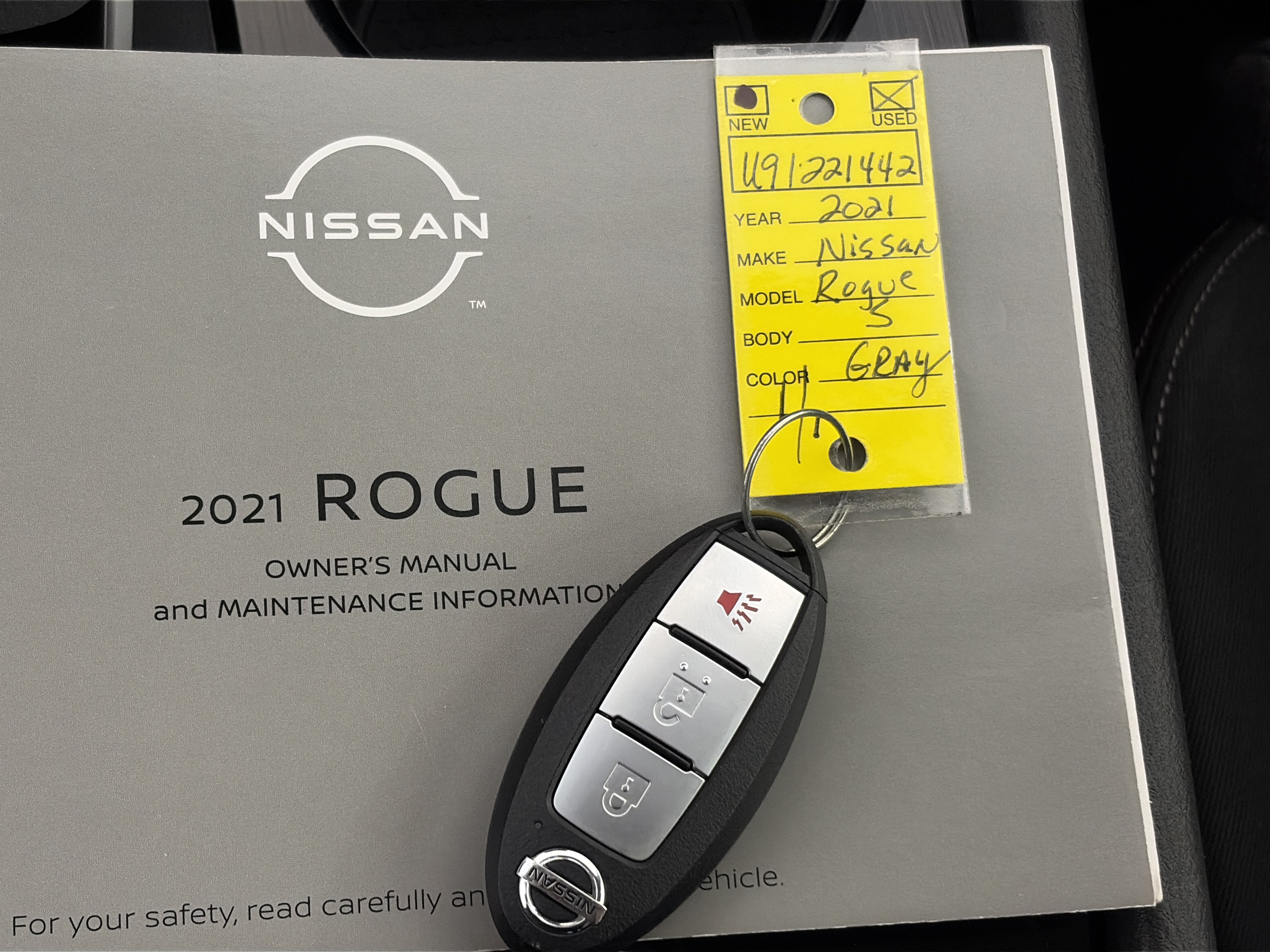 Used 2021 Nissan Rogue S AWD/4WD image 33