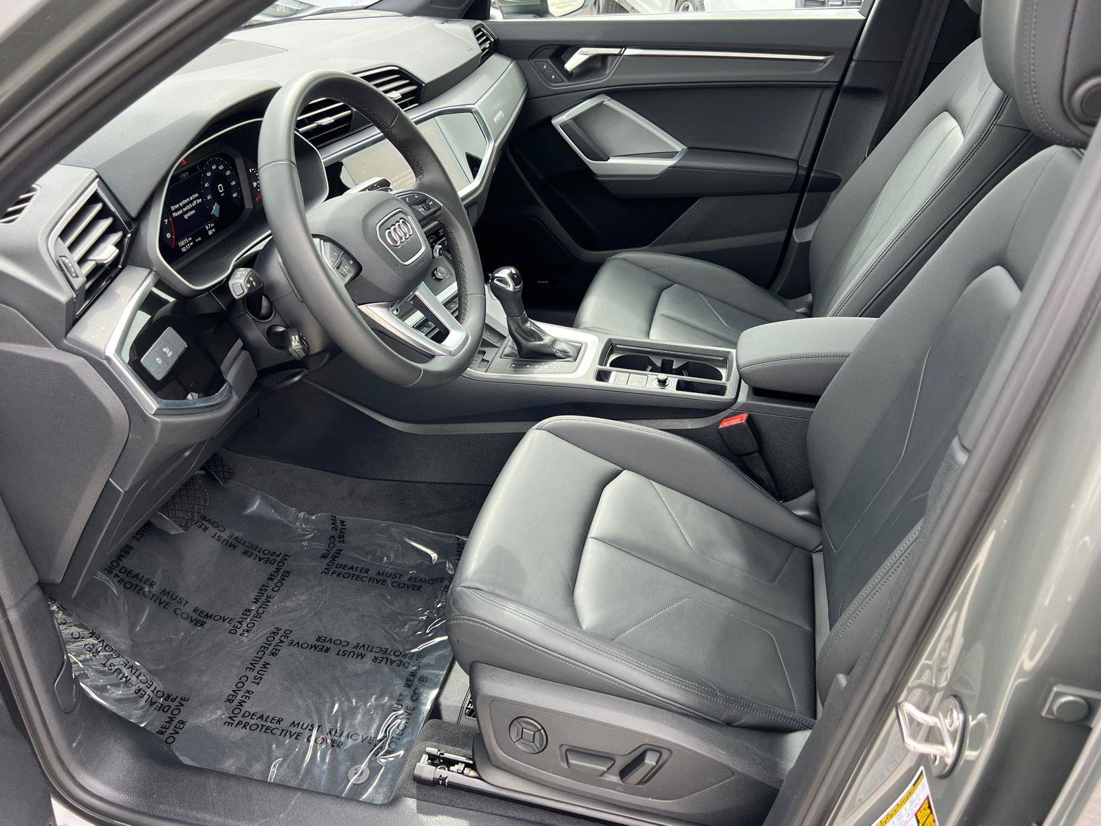 Certified 2025 Audi Q3 2.0T Premium Plus w/ Premium Plus Package AWD/4WD image 9
