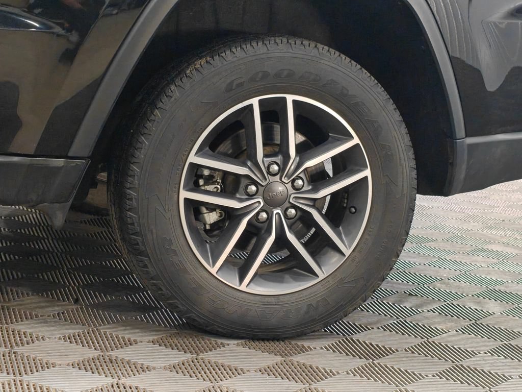 Used 2021 Jeep Grand Cherokee Limited AWD/4WD image 56