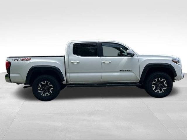 Used 2019 Toyota Tacoma TRD Off-Road AWD/4WD image 6