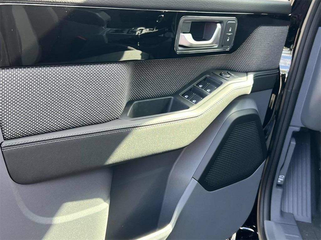 Used 2025 INEOS Grenadier Station Wagon AWD/4WD image 18