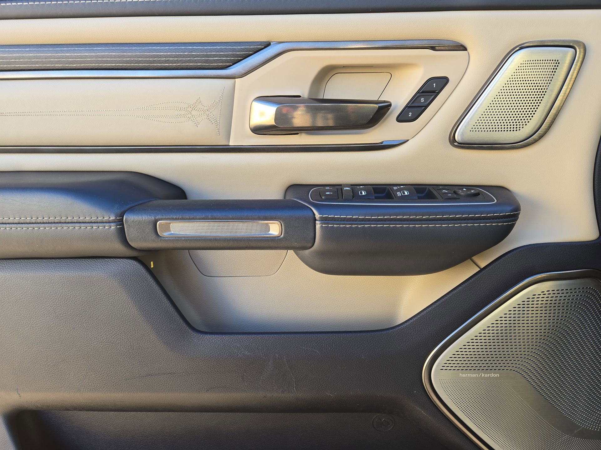 Used 2021 RAM 1500 Limited AWD/4WD image 15