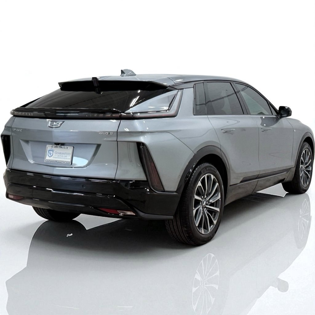 Used 2024 Cadillac Lyriq Sport image 10