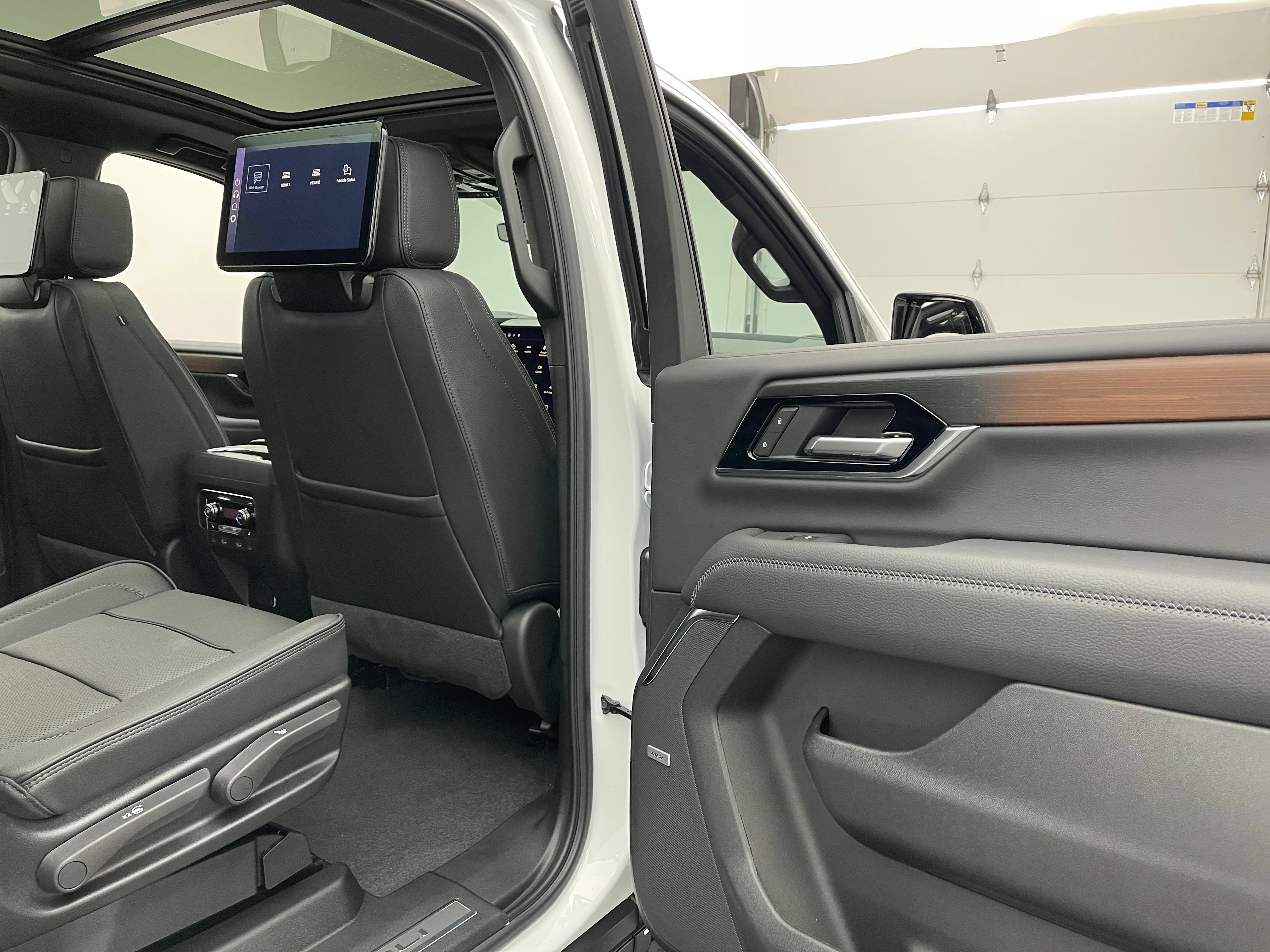 New 2026 GMC Yukon XL Denali w/ Denali Reserve Package AWD/4WD image 43