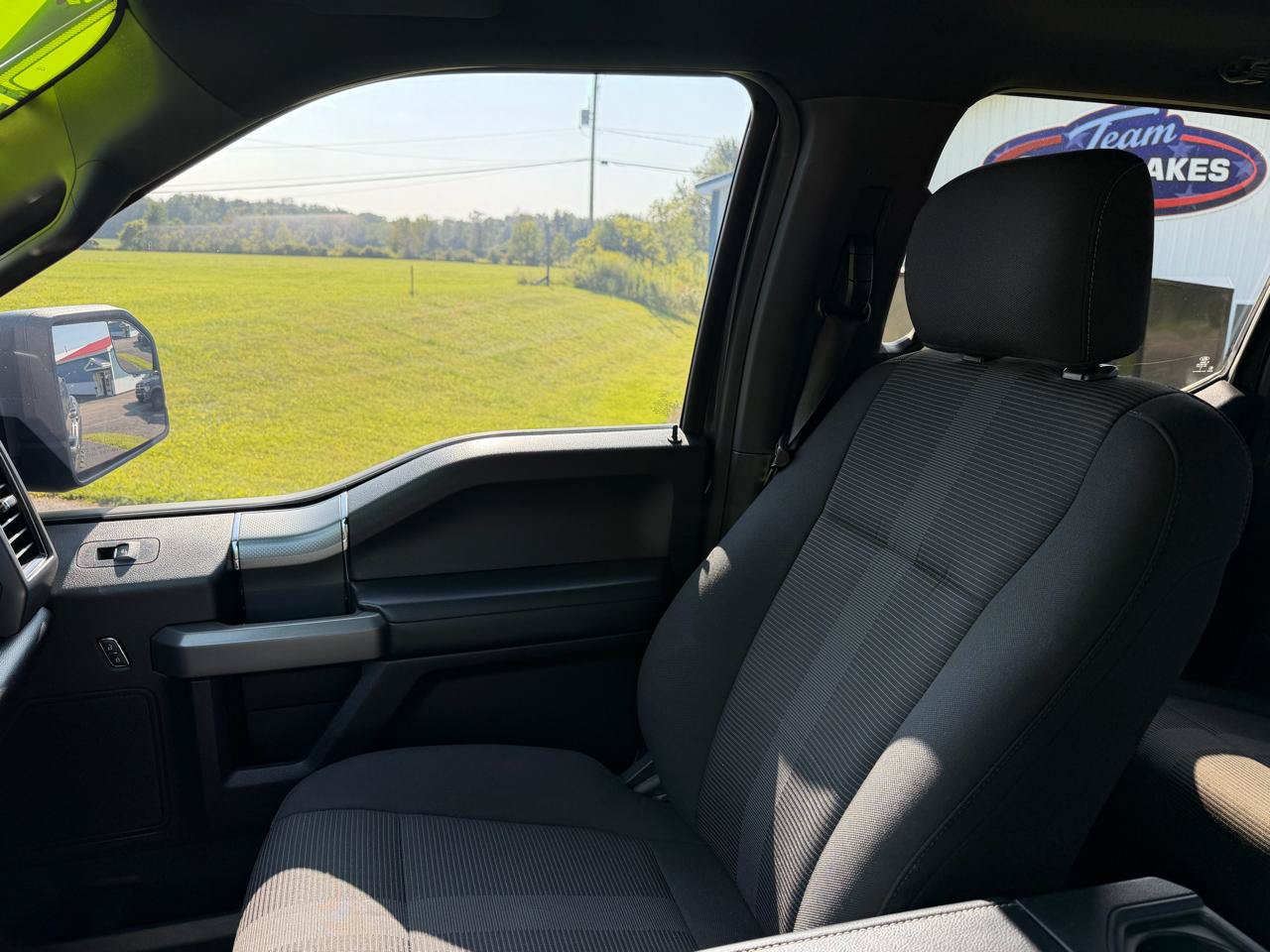 Used 2017 Ford F150 XLT w/ Equipment Group 302A Luxury AWD/4WD image 38