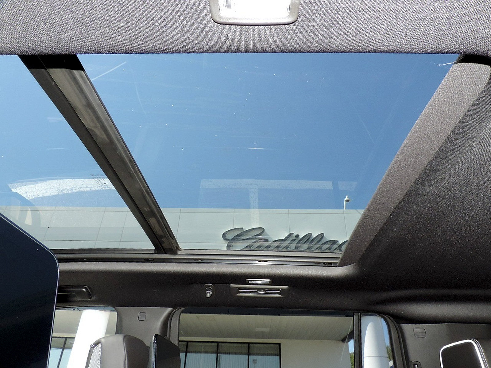 New 2026 GMC Yukon XL AT4 Ultimate w/ LPO, Floor Liner Package AWD/4WD image 10